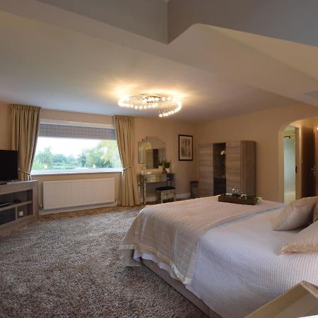 Solway Villa Chester Exterior foto