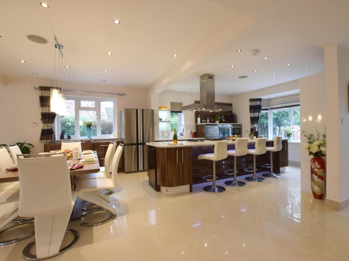 Solway Villa Chester Exterior foto