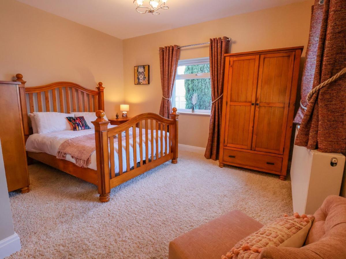 Solway Villa Chester Exterior foto