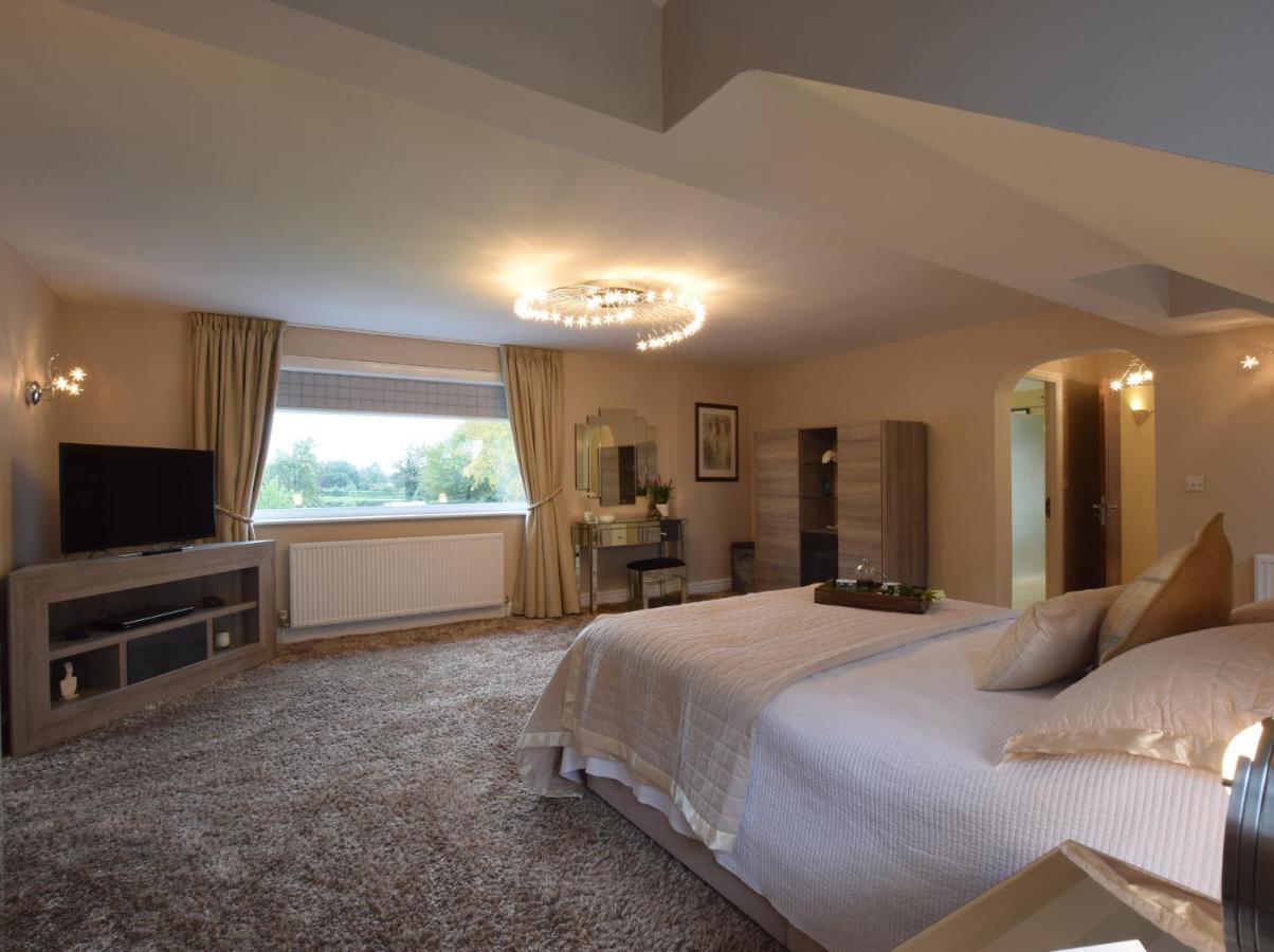Solway Villa Chester Exterior foto