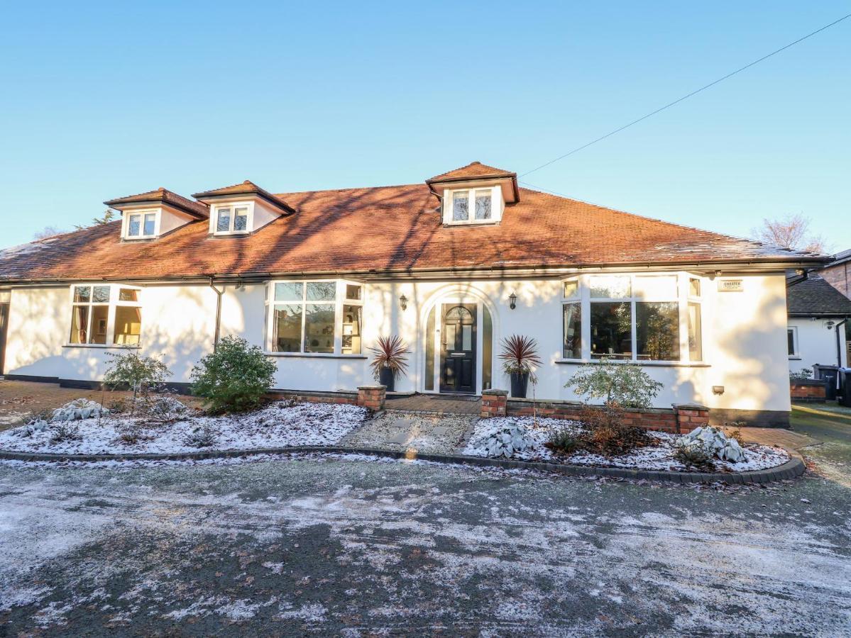 Solway Villa Chester Exterior foto